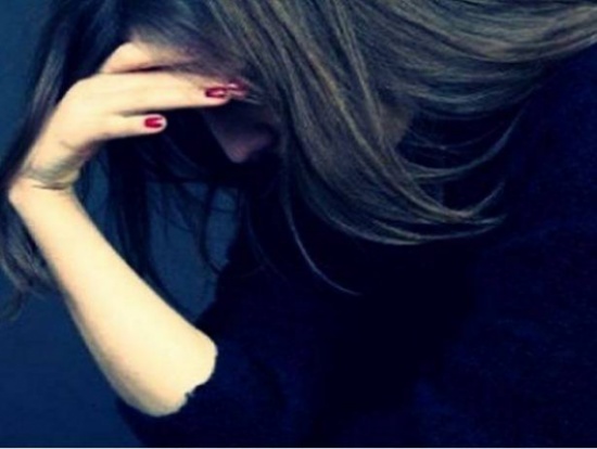 فضيحة جنسية.. مذيعة برامج مع مخرج! فضيحة جنسية.. مذيعة برامج مع مخرج!