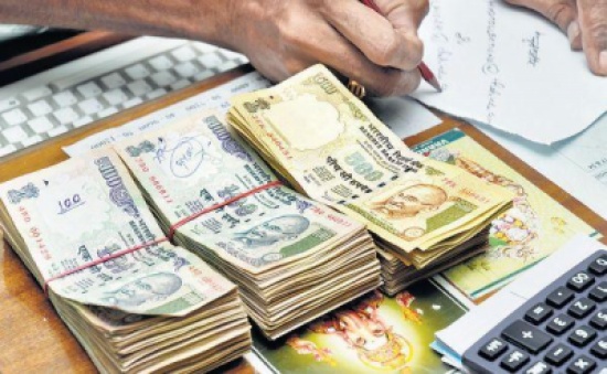 فيديو: لحظة حصول وزير هندي على رشوة