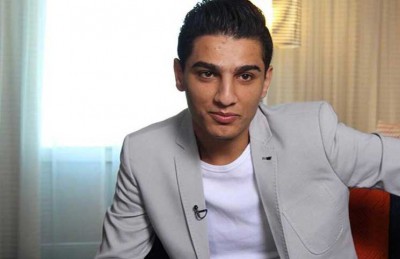 محمد عساف يتناول الكشري في شوارع القاهرة (فيديو)