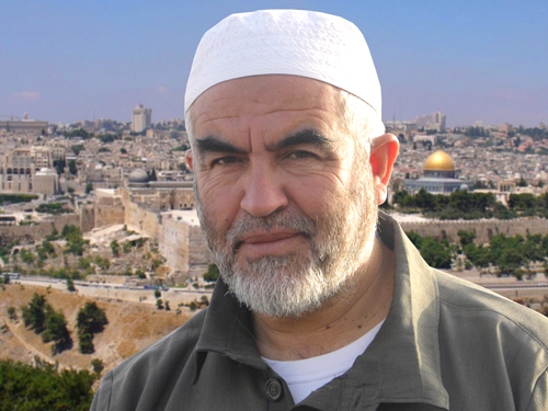 محكمة " إسرائيلية " تقضي بسجن الشيخ رائد صلاح 8 أشهر محكمة " إسرائيلية " تقضي بسجن الشيخ رائد صلاح 8 أشهر