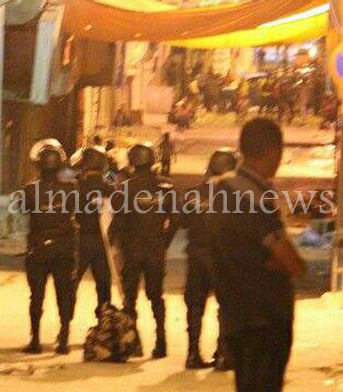 بالصور: ذووا الشاب المغدور في مخيم إربد يقتحمون منزل القاتل ويقتلون شقيقه بالصور: ذووا الشاب المغدور في مخيم إربد يقتحمون منزل القاتل ويقتلون شقيقه