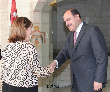 وزير الداخلية يلتقي السفيرة الفرنسية في عمان