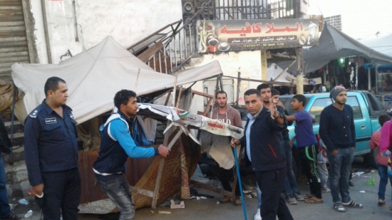 إزالة  179 بسطة و3 اكشاك مخالفة في شارع صافوط