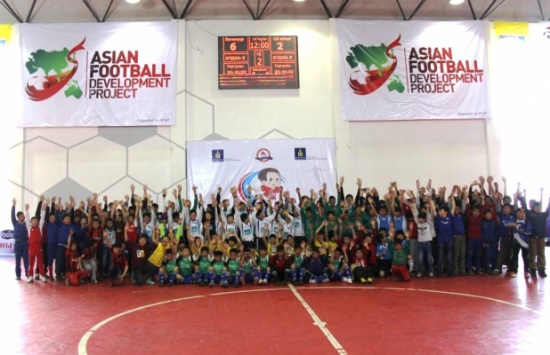 مشروع تطوير كرة القدم الآسيوية يدعم أطفال المدارس في منغوليا