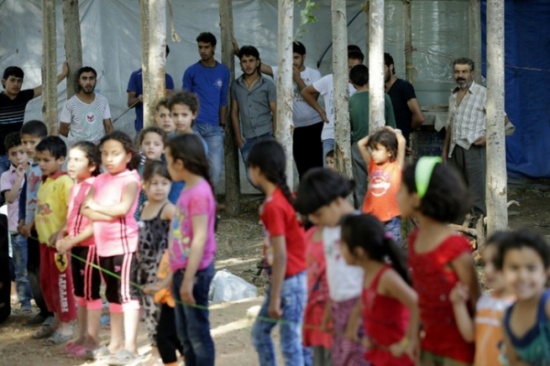 كاهن يسرق أموال اللاجئين في كندا ويلعب بها القمار