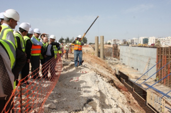 الامانة تشرع بتسديد المبالغ المتبقية من تعويضات استملاكات وادي عبدون الامانة تشرع بتسديد المبالغ المتبقية من تعويضات استملاكات وادي عبدون