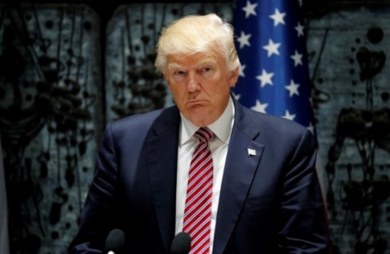 فايننشال تايمز: ترامب في طريقه لتدمير رئاسته