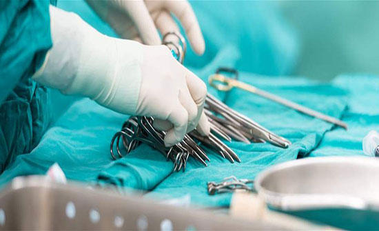 طبيب "ثمل" أجرى ولادة قيصرية وتسبب بموت الأم وطفلها!