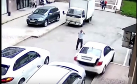 فييو : سائقة عجوز تتسبب بكارثة