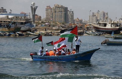 مسيرة بحرية في غزة إحياء للذكرى الخامسة لمجزرة سفينة “مرمرة” التركية مسيرة بحرية في غزة إحياء للذكرى الخامسة لمجزرة سفينة “مرمرة” التركية