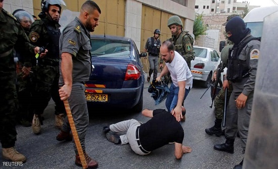 "جماعة حزبية" تعلن العيد في فلسطين.. والأمن يتدخل "جماعة حزبية" تعلن العيد في فلسطين.. والأمن يتدخل