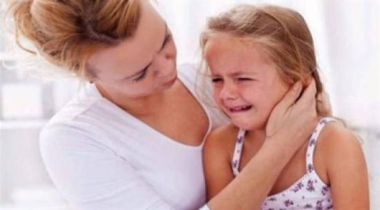 آلام البطن المستمرة لدى طفلك .. علام تدل؟ آلام البطن المستمرة لدى طفلك .. علام تدل؟