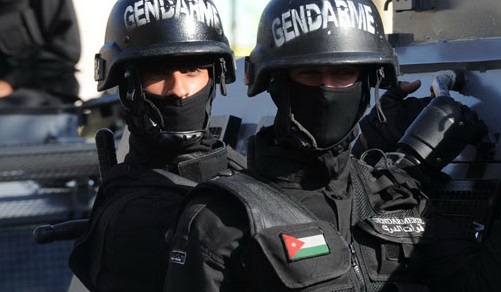 اصابة 4 افراد من مرتبات قوات الدرك بحادث تدهور في الكرك اصابة 4 افراد من مرتبات قوات الدرك بحادث تدهور في الكرك