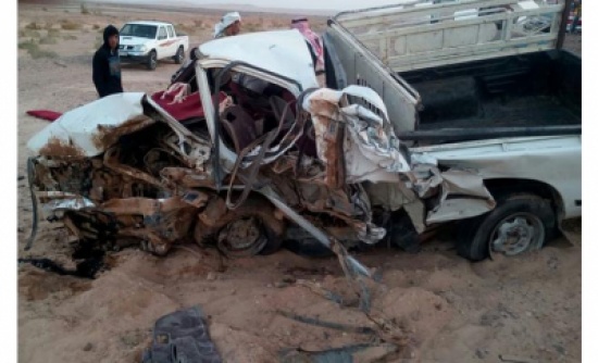 صور : شاهد حادث العقبة الذي أودى بحياة شخص واصابة 6 آخرين