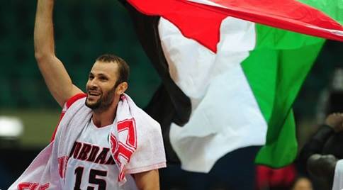 نجم الأردن أيمن دعيس يعلن اعتزاله لعب كرة السلة نجم الأردن أيمن دعيس يعلن اعتزاله لعب كرة السلة