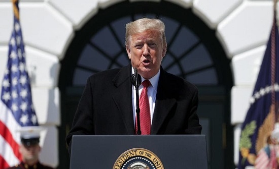 بقواعد صارمة.. ترمب يعلن فتح الاقتصاد على 3 مراحل