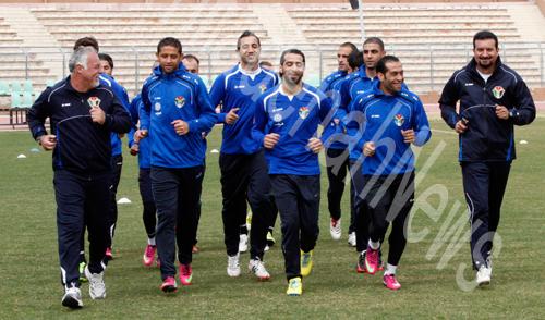 المنتخب الوطني يبدأ تدريباته بحضور 15 لاعباً (صور)