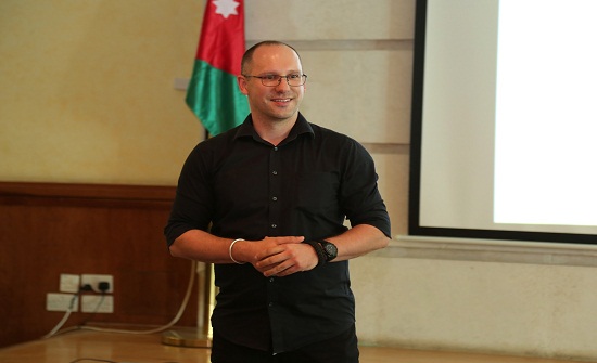 خبراء يناقشون معالجة میاه الصرف الصحي في الاردنية