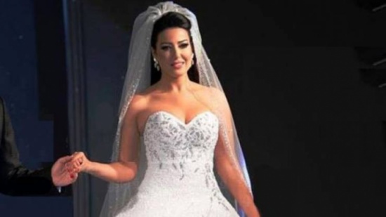 بعد 6 أشهر زواج هل انفصلت سمية الخشاب عن زوجها؟ بعد 6 أشهر زواج هل انفصلت سمية الخشاب عن زوجها؟
