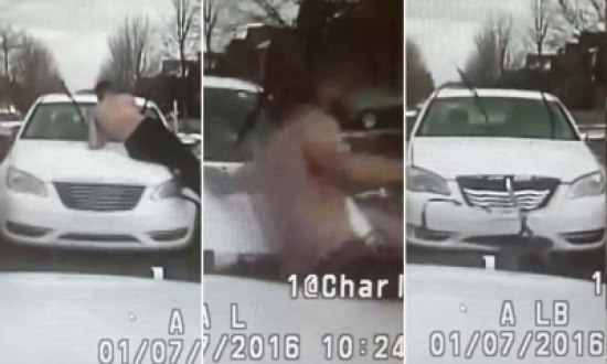 فيديو: سائق يصطدم بسيارة شرطة بسبب شقيقه