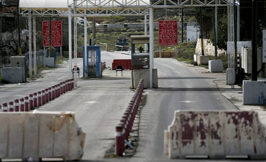 الاحتلال يعلن اغلاق الضفة الغربية وغزة الاحتلال يعلن اغلاق الضفة الغربية وغزة