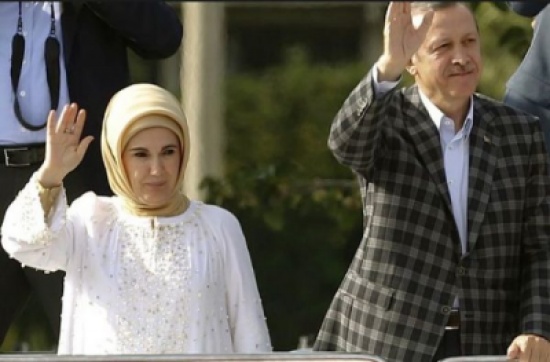 كيف رد أردوغان على زج محكمة أمريكية باسم زوجته في قضية فساد ؟ كيف رد أردوغان على زج محكمة أمريكية باسم زوجته في قضية فساد ؟