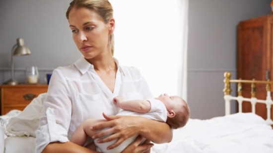 أم تخنق أطفالها الثلاثة بسبب "الاكتئاب" أم تخنق أطفالها الثلاثة بسبب "الاكتئاب"