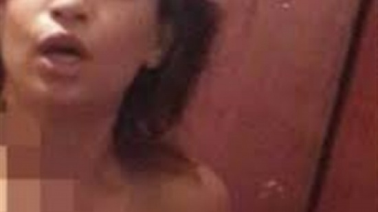 عامل يتهم زوجته بإقامة علاقة مع أحد شباب القرية عامل يتهم زوجته بإقامة علاقة مع أحد شباب القرية