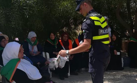 صور : الدوريات الخارجية بدأت باستقبال الحجاج في بيوت الضيافة