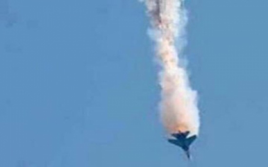أسر أحد طيارى الطائرة الحربية السورية التى أسقطت فى حلب أسر أحد طيارى الطائرة الحربية السورية التى أسقطت فى حلب
