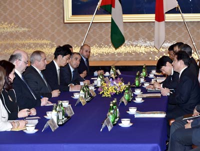 جوده يجري مباحثات مع وزير الخارجية الياباني