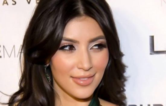 مؤخرة كيم كارداشيان.. السبب وراء غياب زوجها عن Met Gala! مؤخرة كيم كارداشيان.. السبب وراء غياب زوجها عن Met Gala!