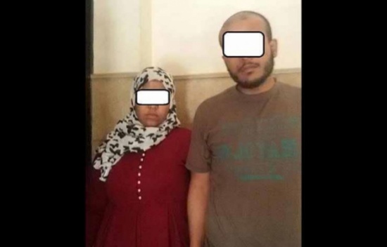 'العشق الممنوع فضحته مكالمة'.. تفاصيل علقة ساخنة لشاب وتصويره عارياً 'العشق الممنوع فضحته مكالمة'.. تفاصيل علقة ساخنة لشاب وتصويره عارياً