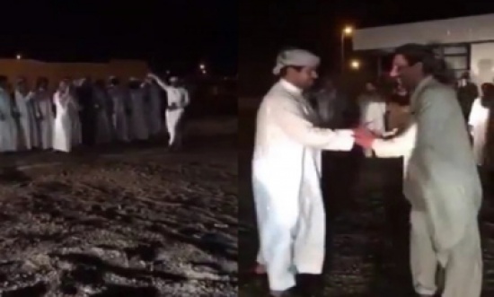 فيديو: حفل وأهازيج شعبية تكريماً لـ باكستاني أنقذ مواطناً من سيول