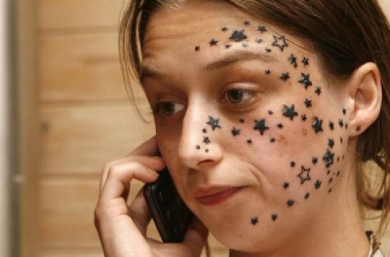 تطلب 3 نجمات على وجهها وتستيقظ لتجدها 56 نجمة