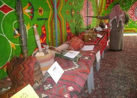 افتتاح معرض التراث الشعبي والمقتنيات القديمة في مأدبا