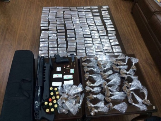 بالصور ... القبض على 15 شخصاً في قضايا مخدرات