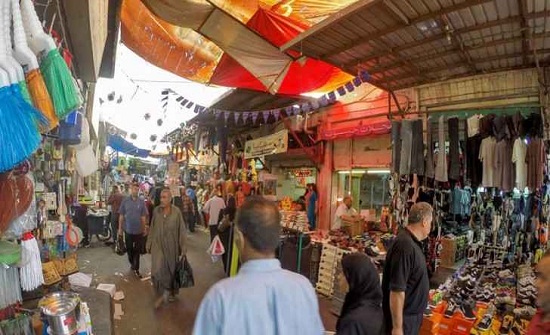 الملقي في سوق السكر يشتري الخضار الملقي في سوق السكر يشتري الخضار