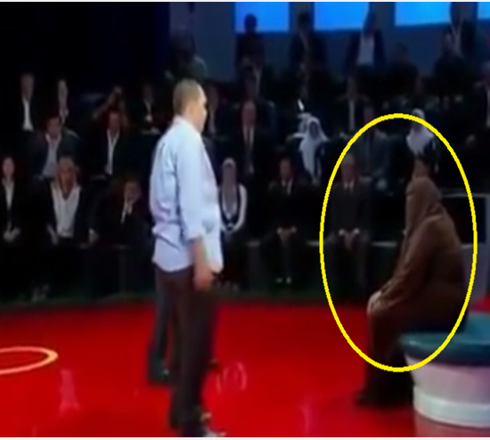 فيديو | زوجة تعلن خيانتها لزوجها على الهواء مباشرة!