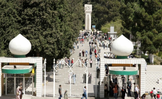 طلبة الأردنية يشيدون بقرار الملك رفض قانون التقاعد المدني طلبة الأردنية يشيدون بقرار الملك رفض قانون التقاعد المدني