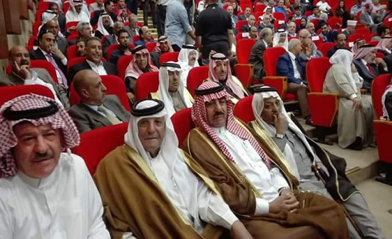 فريق وزاري يحاور أبناء مأدبا حول مشروع قانون الضريبة فريق وزاري يحاور أبناء مأدبا حول مشروع قانون الضريبة