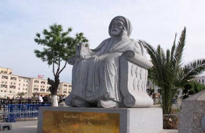 ازالة تمثال لعالم الدين الجزائري ابن باديس بعد اسبوع من اقامته