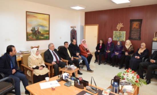 رئيس الجامعة الهاشمية يلتقي أعضاء الهيئتين الأكاديمية والإدارية في عدد من الكليات رئيس الجامعة الهاشمية يلتقي أعضاء الهيئتين الأكاديمية والإدارية في عدد من الكليات