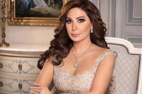بالصورة.. إحراج إليسا بسبّب تمزق مفاجئ في ملابسها بالصورة.. إحراج إليسا بسبّب تمزق مفاجئ في ملابسها