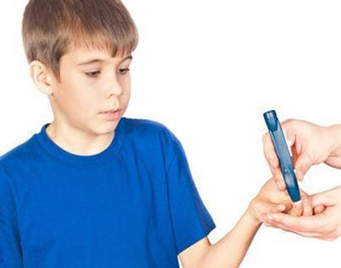 دعوة لعدم السماح للاطفال السكريين تحت سن 12 عاما بالصيام