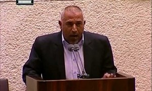 يقرأ القرآن داخل الكنيست الإسرائيلي