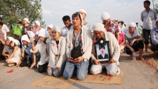 مقتل بائع بطيخ صيني يتسبب في توقيف 6 مسؤولين