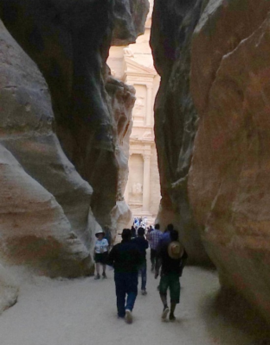 أكثر من 63 ألف زائر للبترا الشهر الماضي