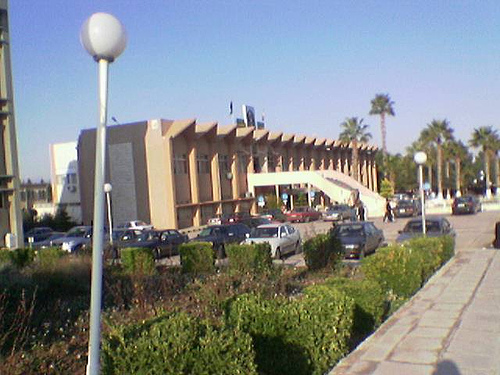العاملون في اليرموك يعتصمون الأربعاء العاملون في اليرموك يعتصمون الأربعاء