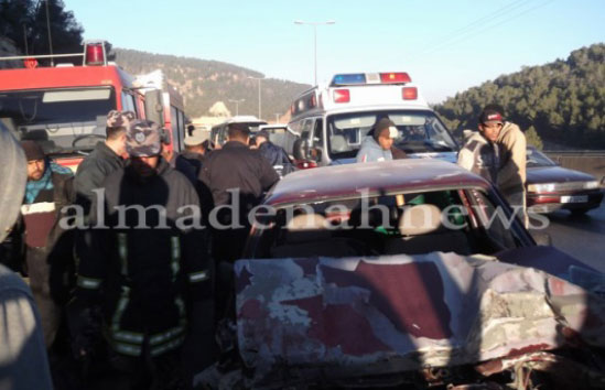 3 وفيات في حادث تصادم على طريق الأزرق 3 وفيات في حادث تصادم على طريق الأزرق